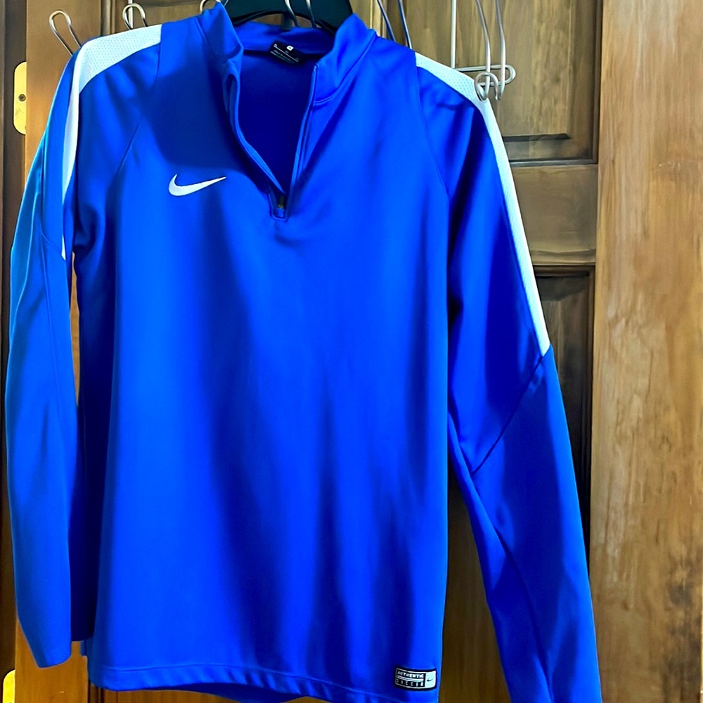 Nike super cool 3/4 Zippered shirt